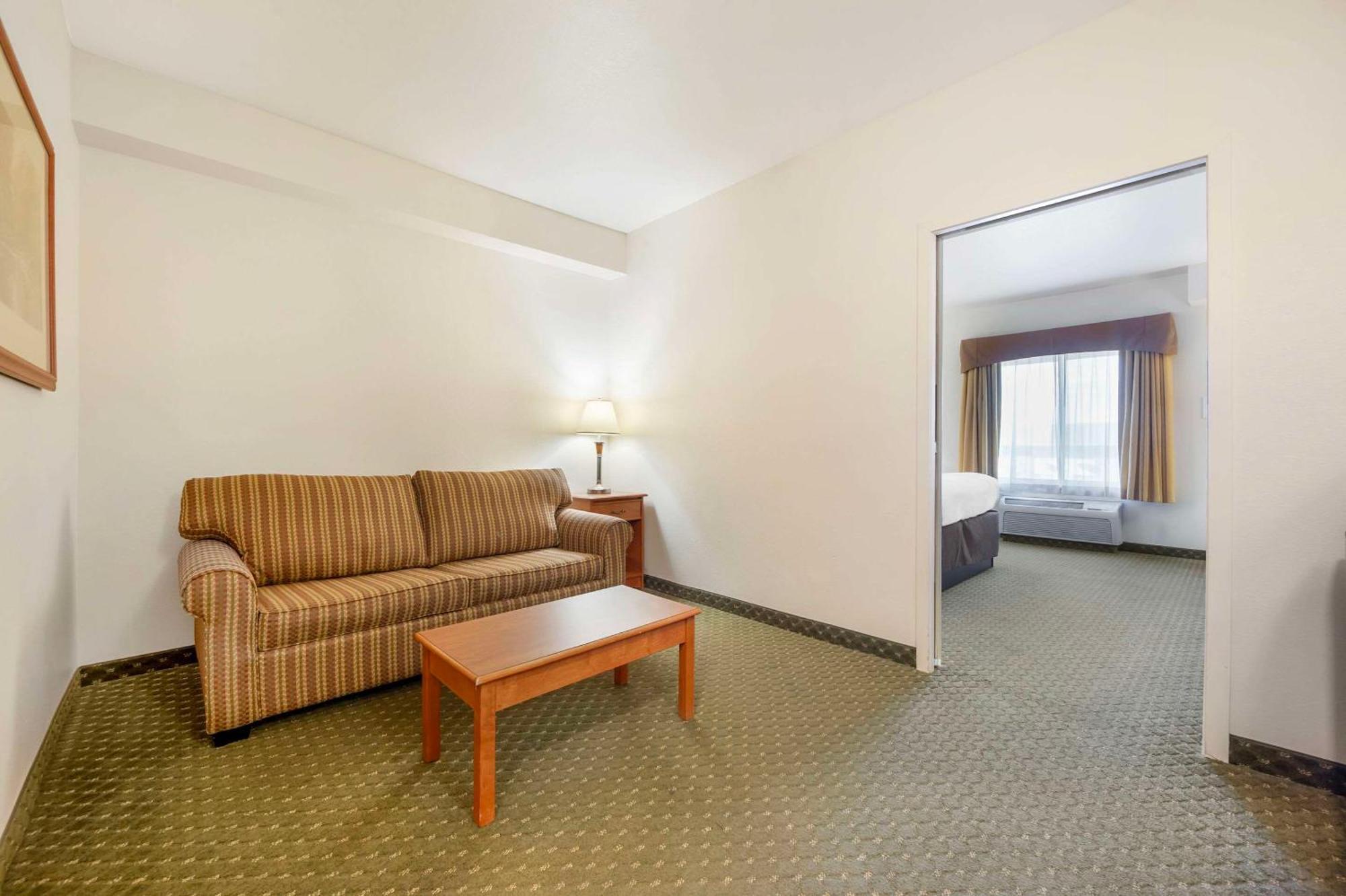 Comfort Inn & Suites Роулинс Экстерьер фото