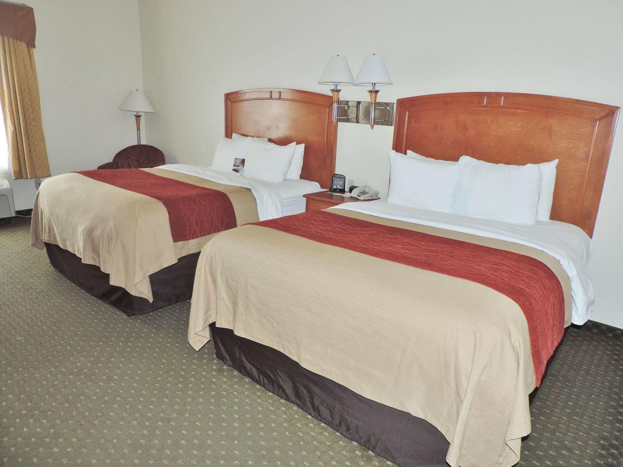 Comfort Inn & Suites Роулинс Экстерьер фото